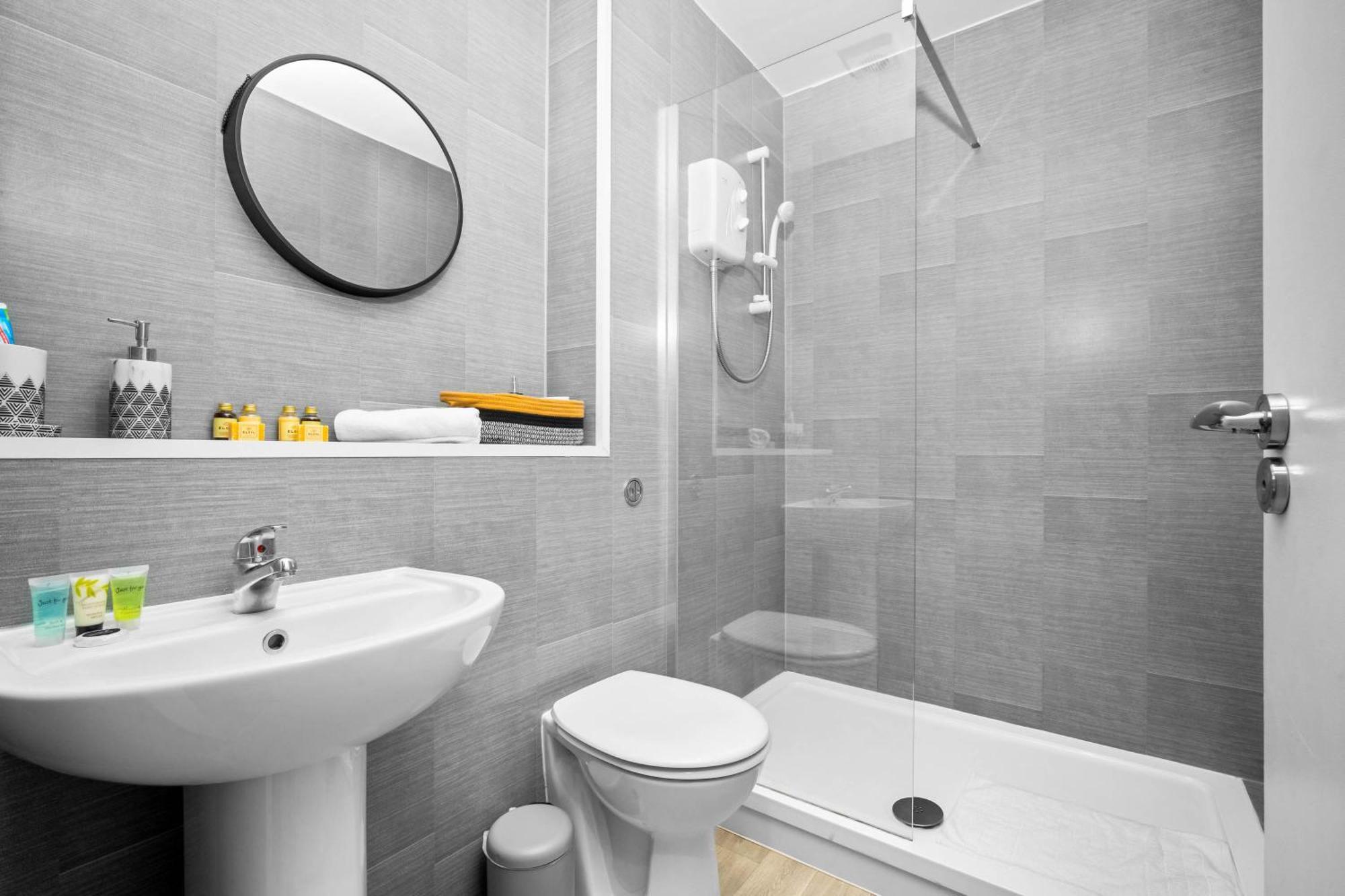Luxury Apartment - Secure Parking - Gated Development - Near Jq & Birmingham City Centre 6Sh エクステリア 写真